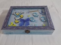 Caja decorada con acrilicos y técnica VINTAGE